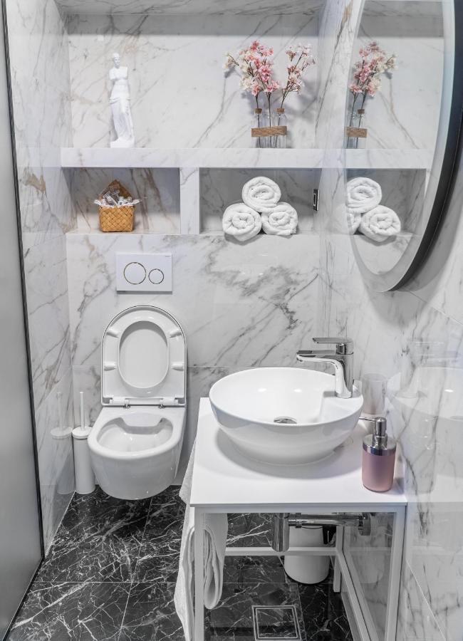 9 Nine - Luxury Apartments&Suites Belgrade Extérieur photo